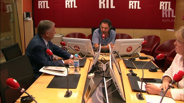 Les Républicains sont gravement blessés et les socialistes agonisants , selon Duhamel