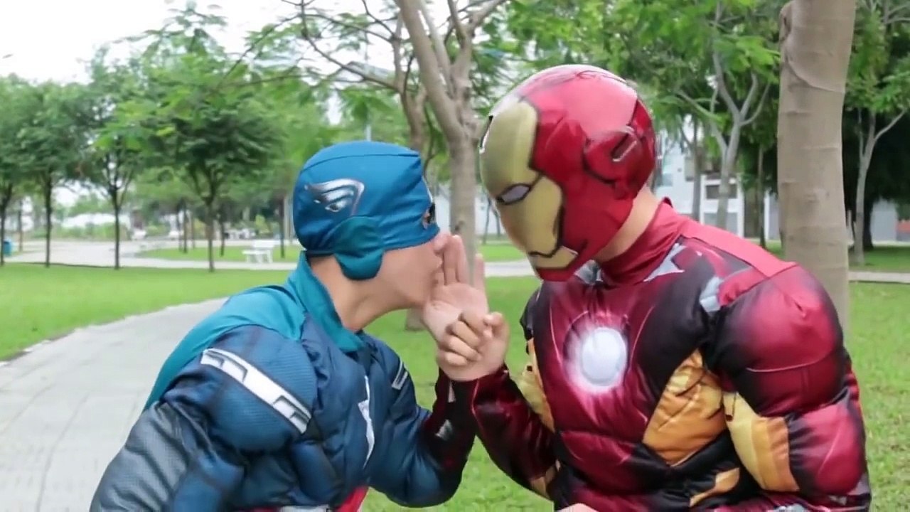 ソール対マリフィッシュPRANK FAMILYスパイダーマン、冷凍Elsa FunスーパーヒーローズIRL