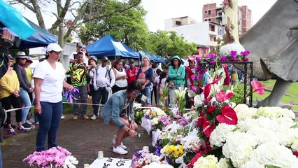 Vecinos de colombiana Guatapé homenajean a víctimas de naufragio