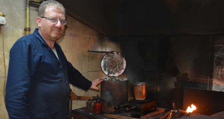 Çırak Olarak Başladı, Patron Oldu! 1050 Derecede 41 Yıldır Altın Eritiyor