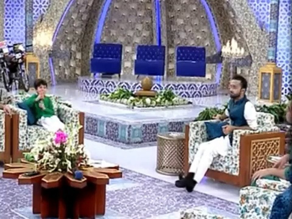 Shahid Afridi Asking Pehlaaj Hassan About Cricket
