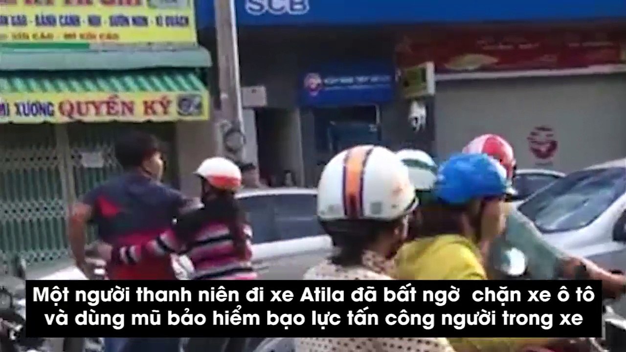 Va chạm giao thông, thanh niên dùng mũ bảo hiểm đập đầu cô gái trẻ