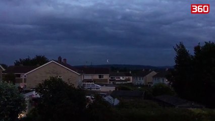 Kapen per here te pare ne kamera imazhet e nje UFO-je ne Angli (360video)