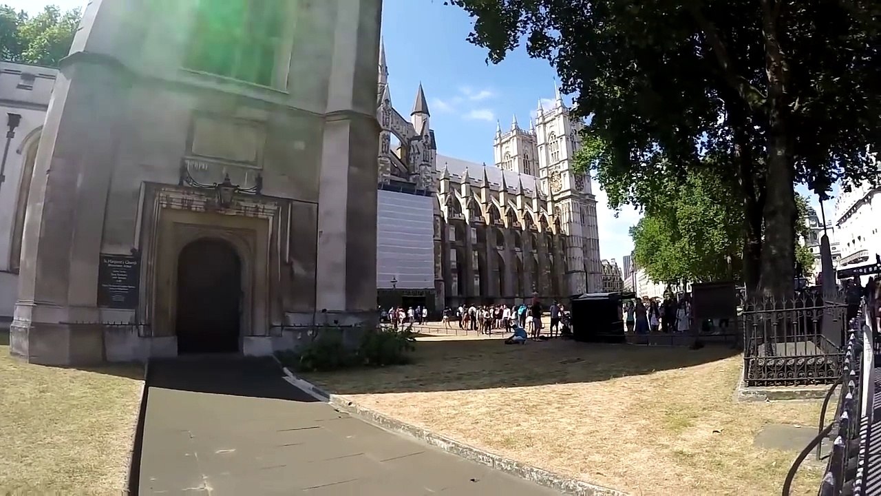 ENSEÑO MIS NOTAS DE FINAL DE CURSO Y QUEMO MIS EXÁMENES