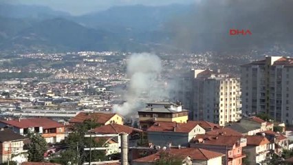 Kocaeli Çatıdaki Yangın Eve Sıçramadan Söndürüldü