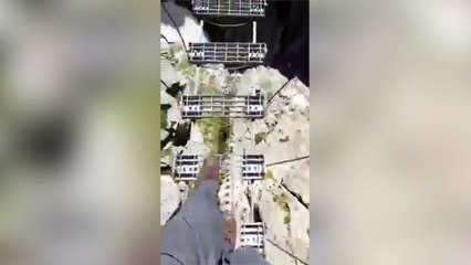 Il ne vaut mieux pas avoir le vertige !