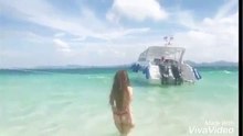 Clip Mon 2k mặc bikini đi biển khoe vếu cực to-y