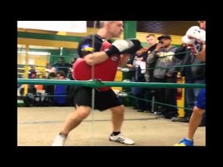 vasyl lomachenko on mitts ready to make history world title fight EsNews Boxing