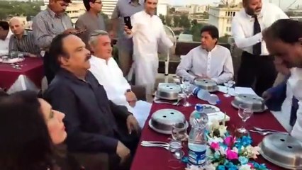 عمران خان کی سادگی دھیکوں کوئی اور سیاست دان ایسا کر سکتا ہے