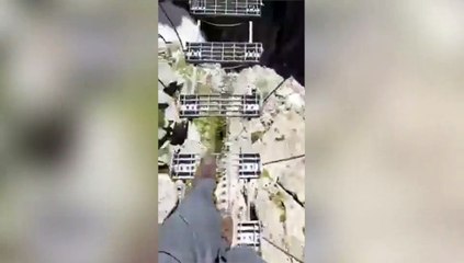 Si tu as le vertige là, c'est foutu!