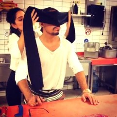 Nusret Gökçe, Son Şovunda Gözlerini Bağlatıp Eti Parçaladı