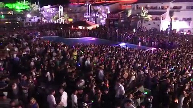 Bruno Mars vs. David Guetta - Versace On The Floor (Live from Ushuaïa Ibiza)