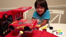 Disney Pixar Cars 3 Lightning McQueen Macks Mobile Tool Center! Truck Toys Kids Playtime