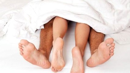 "Fantezi Yapacağız" Deyip Eşinin Gözlerini Bağladı, Gizlice Odaya Aldığı Sevgilisi Cinnet Geçirdi!