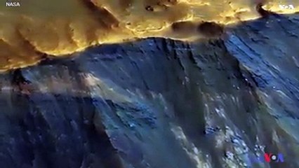 مریخ ایک رنگ برنگا سیارہ ہے۔ اس کی سطح دلکش رنگوں سے سجی ہوئ