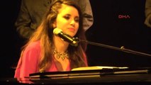 Muğla Hollandalı Türk Kızı Bodrum'da Caz ve Rock Müzik Rüzgarı Estirdi