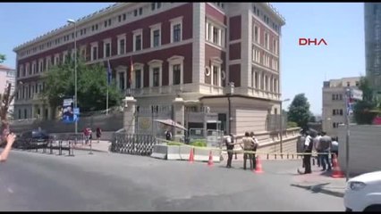 Alman Konsolosluğu Önünde Şüpheli Paket