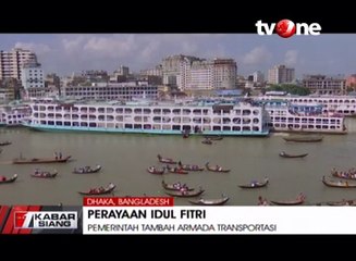 Warga Bangladesh Padati Transportasi Kapal dan Kereta