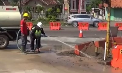 Скачать видео: Besok, Jalur Tol Fungsional Gringsing Siap Beroperasi