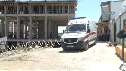 Parasını Alamayan İşçiler Vincin Üzerine Çıktı