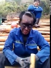 Công Nhân Mỏ say thuốc Lào