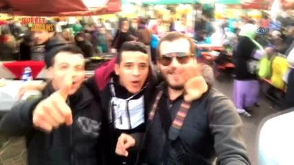 Afrika'yı Bisikletiyle Dolaşıyor