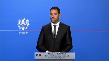 Castaner "invite" les journalistes à "ne pas chercher à affaiblir" la ministre du Travail visée par une enquête