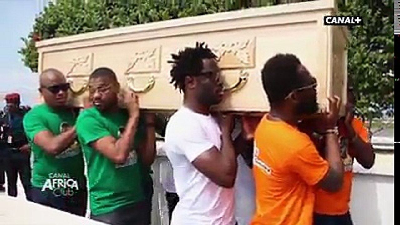 Quand l'ex-capitaine des Éléphants, Yaya TOURE rend hommage à Tioté CHEICK...
