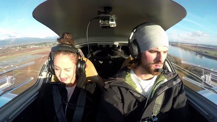 En plein vol, il feint une panne moteur pour demander sa compagne en mariage - vidéo Dailymotion