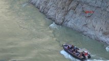 Erzincan Karanlık Kanyon'da Nefes Kesen Atlayış