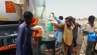 Another Truck Accident With Oil Tanker On Karachi To Hedrabad Motorway