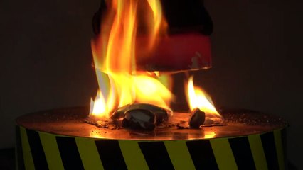 EXPERIMENT Glowing 1000 degree HYDRAULIC PRESS 100 TON vs FIDGET SPINNER TOY (64,524 RPM)