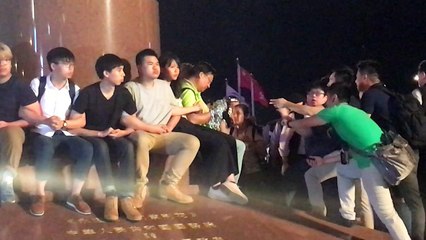 Líder estudantil é detido durante protesto em Hong Kong