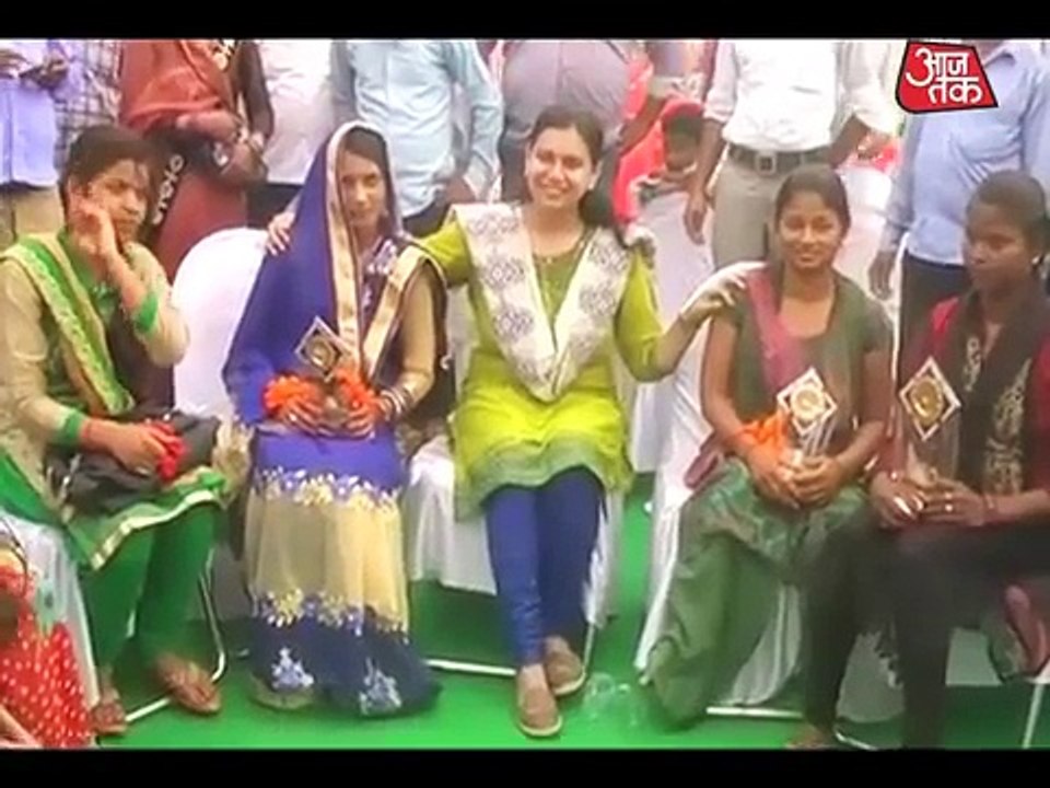 Mother in law Gifts Toilet To Daughter In Law At Wedding in UP
