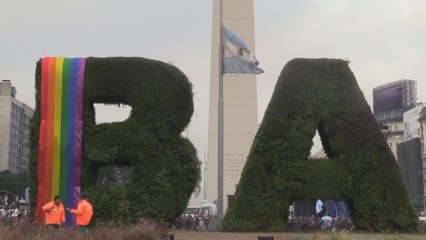 Argentina iza bandera arco iris en Día Mundial del Orgullo