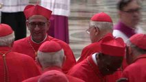 El papa nombra a cinco cardenales y les avisa de que no son 