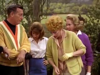 The Lucy Show S02E17 Lucy Takes Up Golf