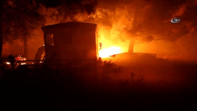 Datça'da Yerleşim Alanlarını Tehdit Eden Orman Yangını Kontrol Altına Alındı