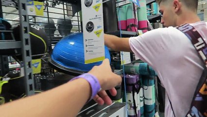 EL RETO DE LOS BACKFLIPS CON UNA BOLA DE FITNESS ENTERRADA EN LA PLAYA!!