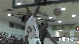 Kyree Walker Gets TOUGH BUCKETS In The Classic at Damien!!! | Moreau Catholic vs Damien