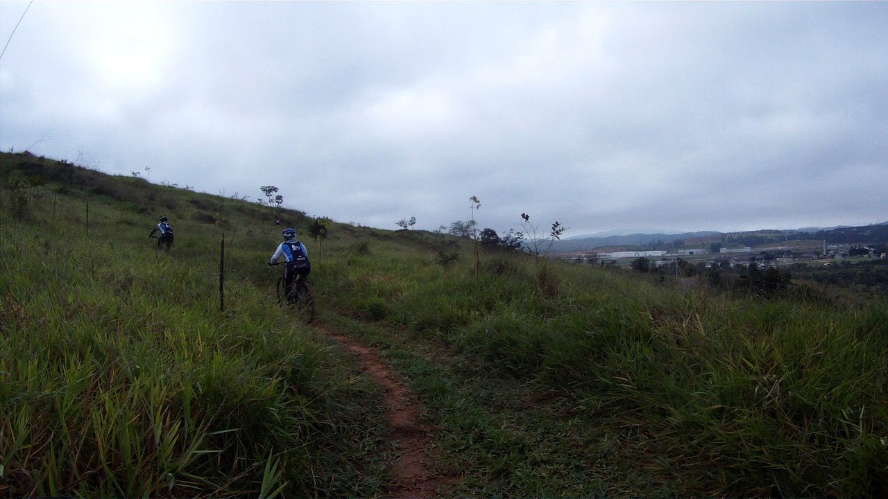 GoPro, Hero 2, filmagens, trilhas, XCO, Parque vale do Itaim, Taubaté,  ângulo de 170 graus, nas descidas single track, rock garden, escada de madeira