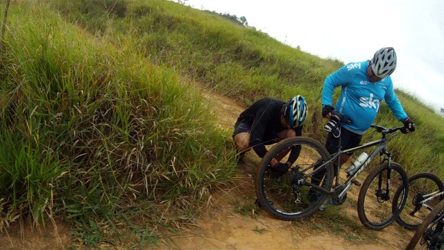 GoPro, Hero 2, filmagens, trilhas, XCO, Parque vale do Itaim, Taubaté, ângulo de 170 graus, nas descidas single track, rock garden, escada de madeira