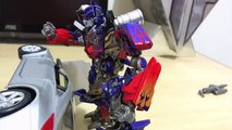 transformers optimus prime vs iron man stop motion 1