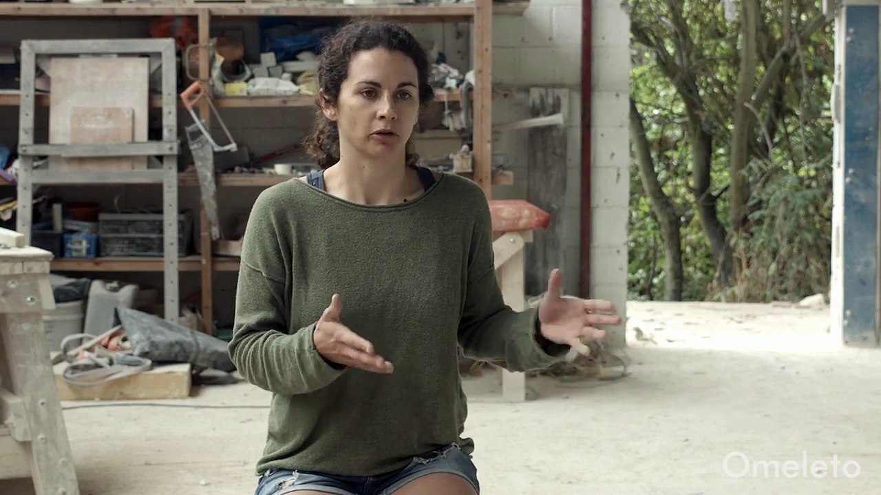 An artist measures her face inch by inch. 3 weeks later, its a stunning masterpiece.