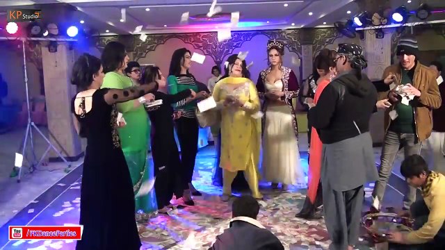 MERA LEH PHAR MERI BANH MUJRA DANCE PARTY 2017
