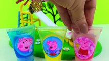 Pig George e Familia Peppa Pig na Piscina Com Tinta de Banho!!! Em Portugues!!!