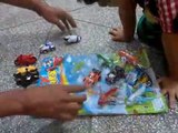 Ryans and his parents Play with toys