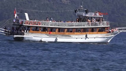 Marmaris Koylarını Marşlar Eşliğinde Geziyorlar