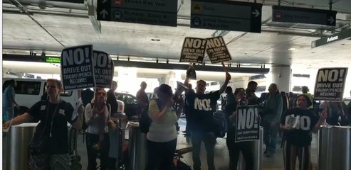 Los Angeles Protesters Welcome Travelers Affected by Travel Ban