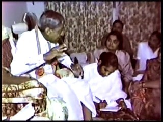 Pujya Niruma - Life in service of Gnani